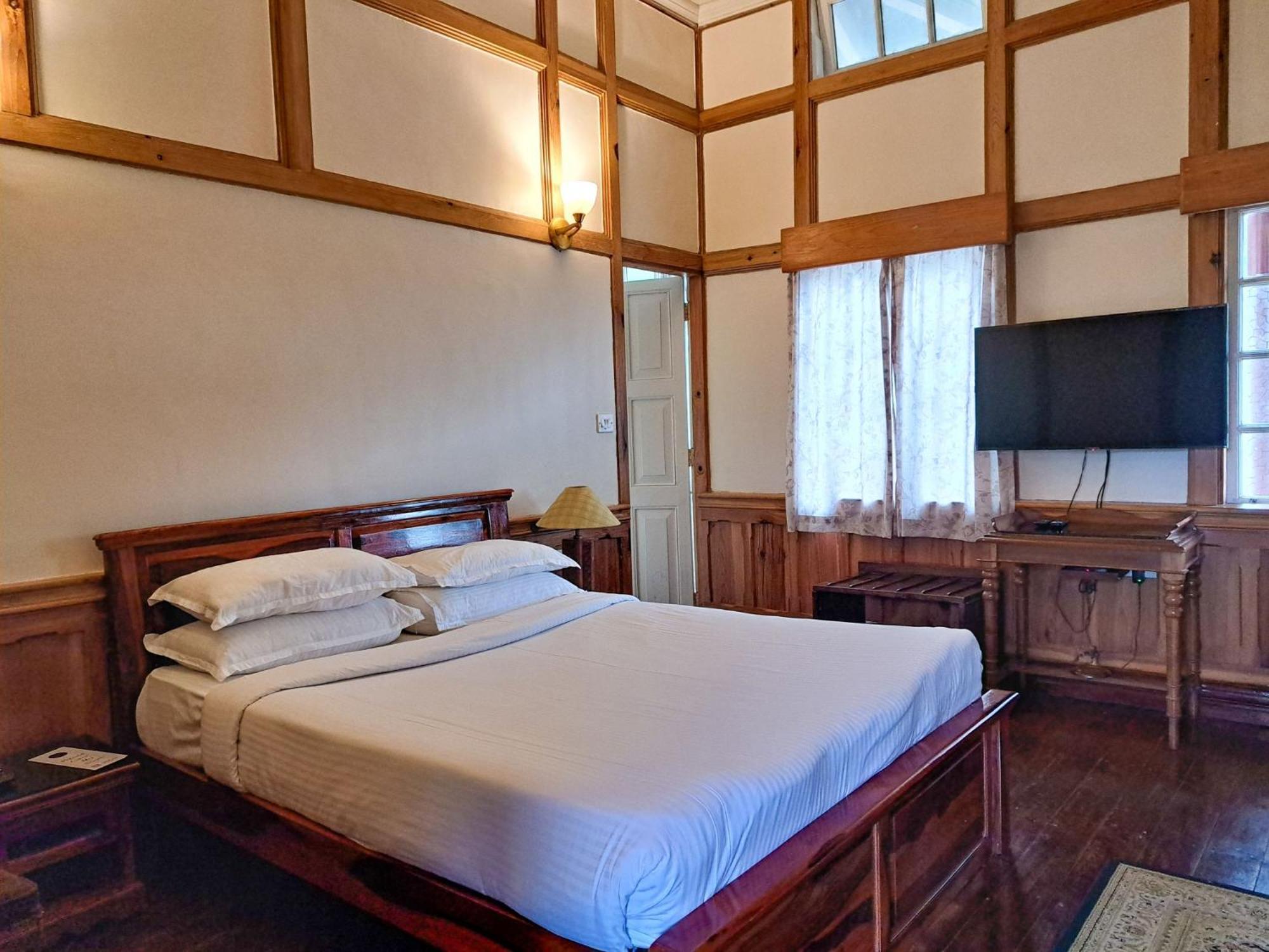 The Heritage Club - Tripura Castle Hotel And Spa Σιλόνγκ Εξωτερικό φωτογραφία