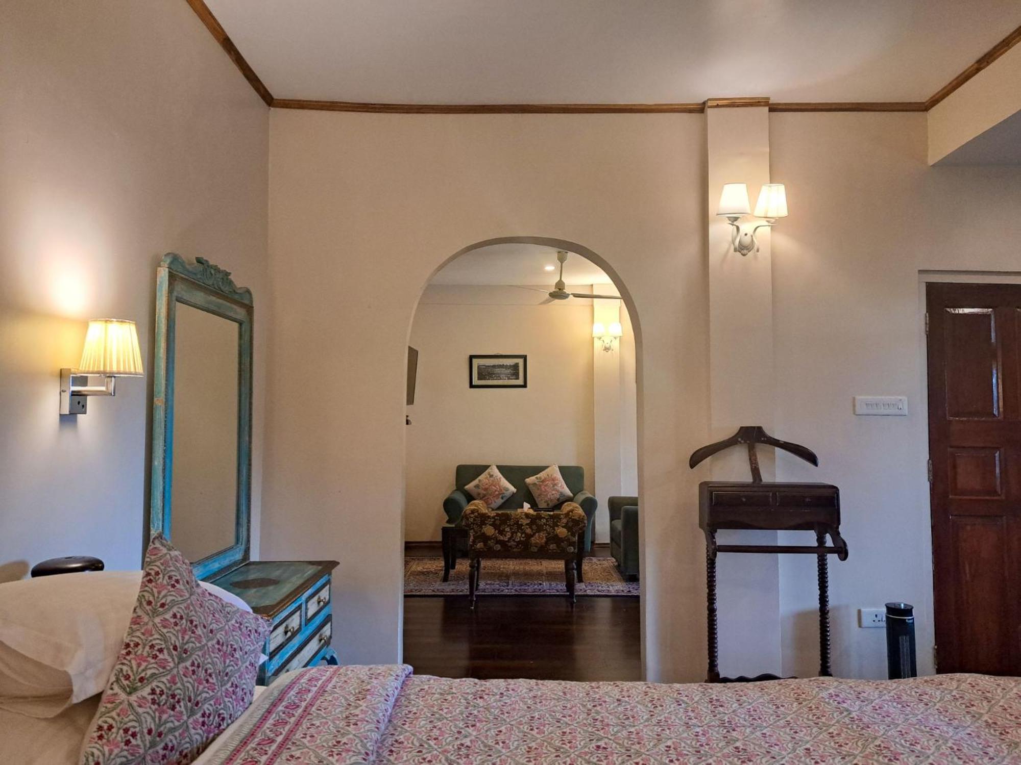 The Heritage Club - Tripura Castle Hotel And Spa Σιλόνγκ Εξωτερικό φωτογραφία