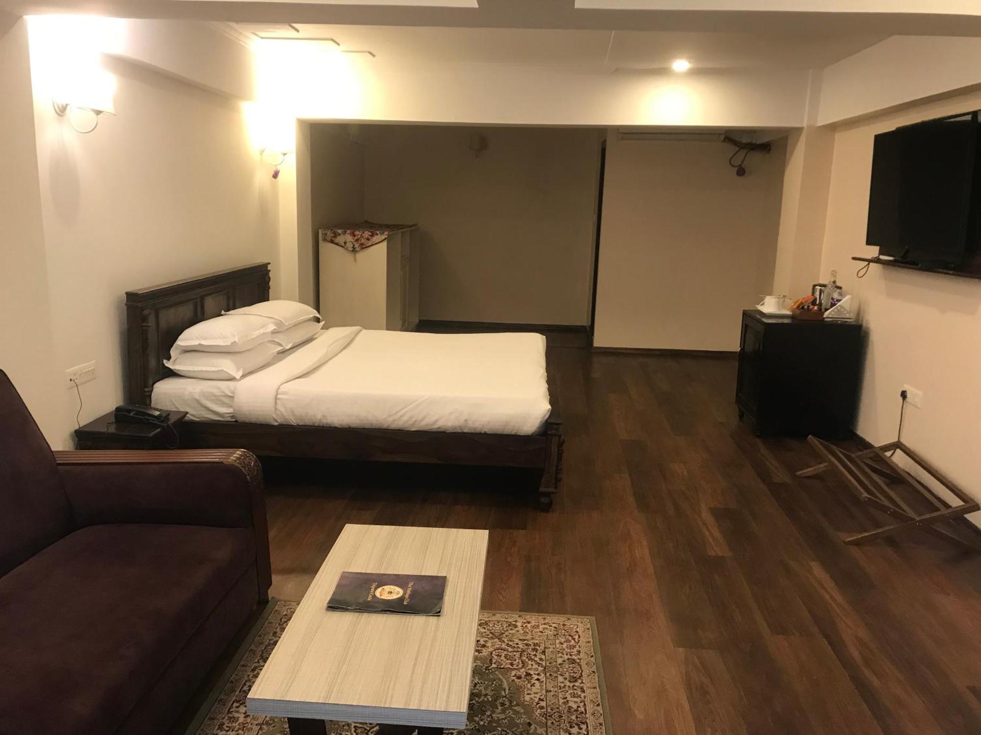 The Heritage Club - Tripura Castle Hotel And Spa Σιλόνγκ Εξωτερικό φωτογραφία